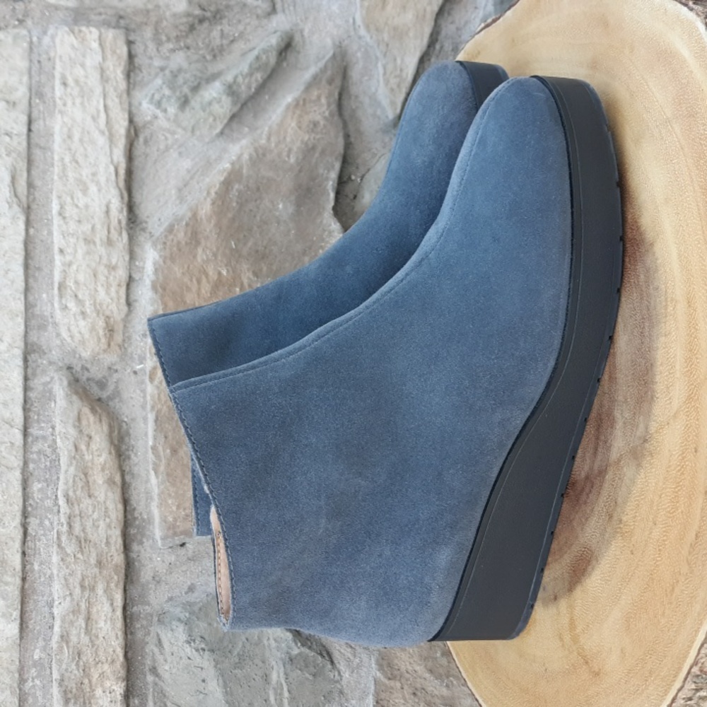 EUC LUCKY BRAND KARMEYA GREY SUEDE ANKLE BOOTS - Picture 2 of 10